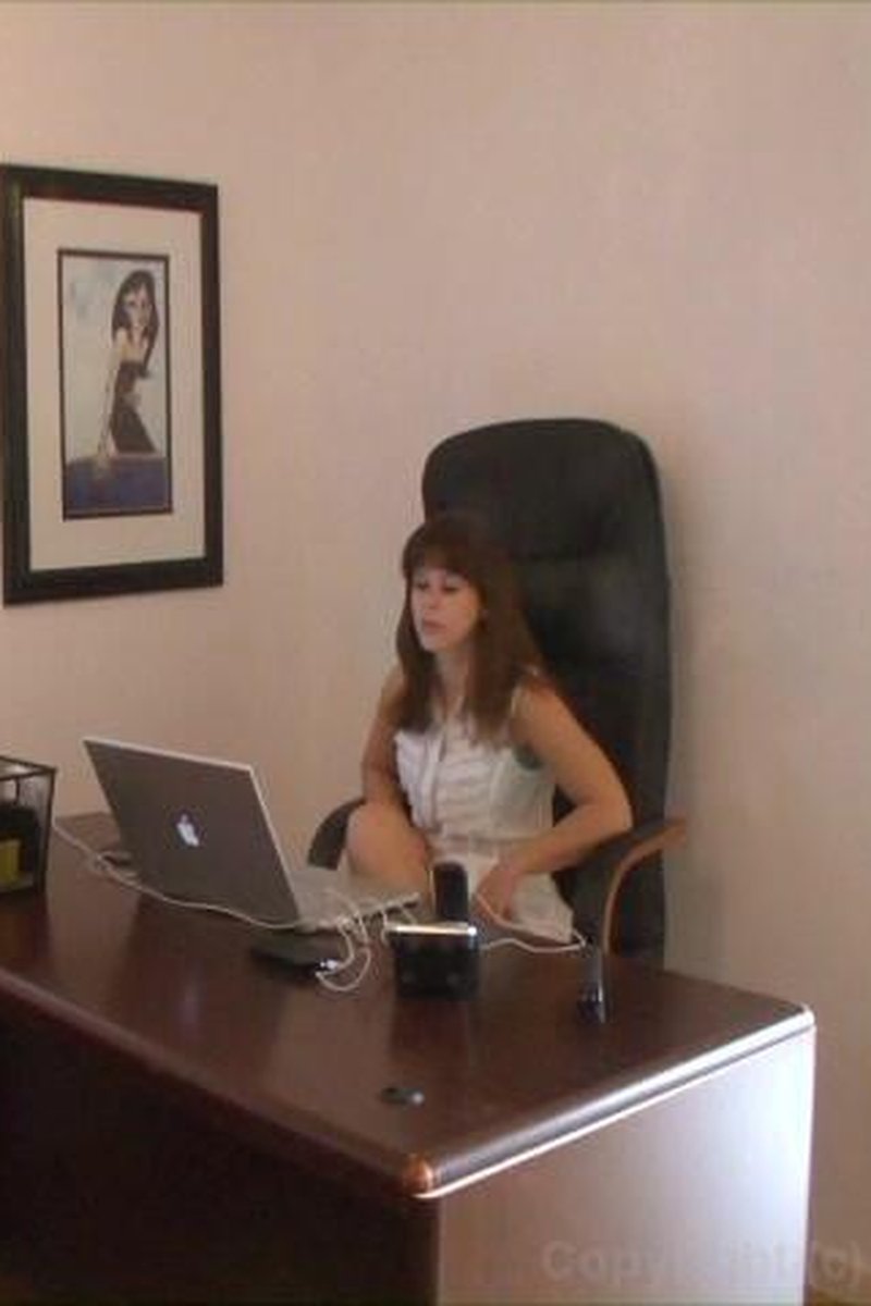Skinny Girl Can Manage Two Cocks - Screenshot 1 of 4 - Blowjob