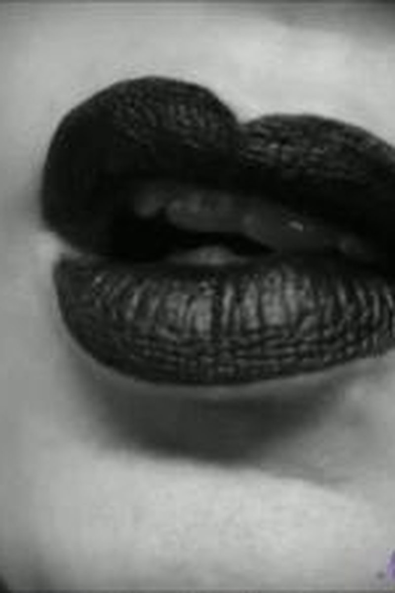 Retro Lips - Screenshot 1 of 4 - Body Worship