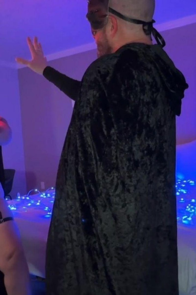 Star Whores - Screenshot 1 of 4 - Alternative Girl