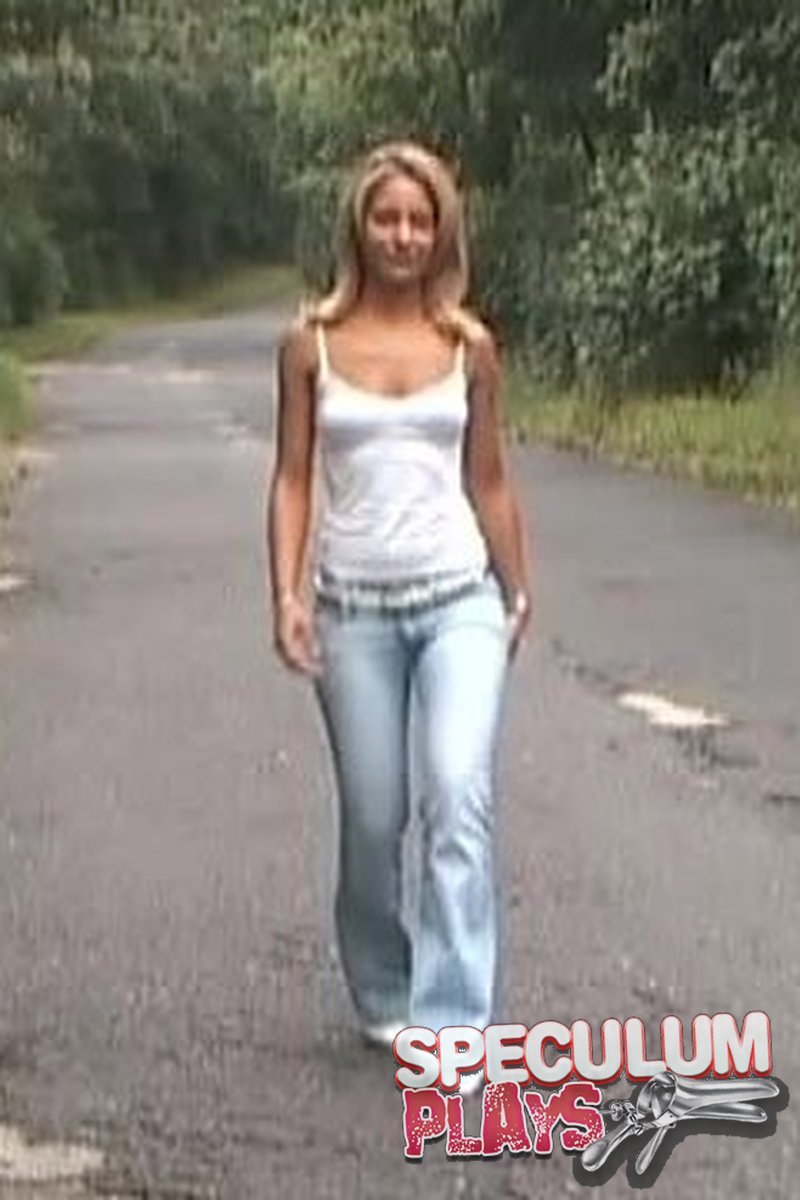 Pussy Stretching with Camille - Screenshot 1 of 4 - Blond Hair