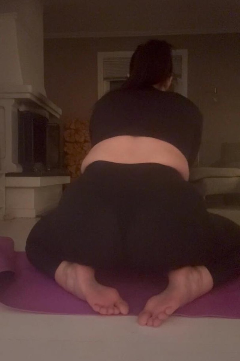 After Workout Stretch Routine - Screenshot 1 of 4 - Foot Fetish