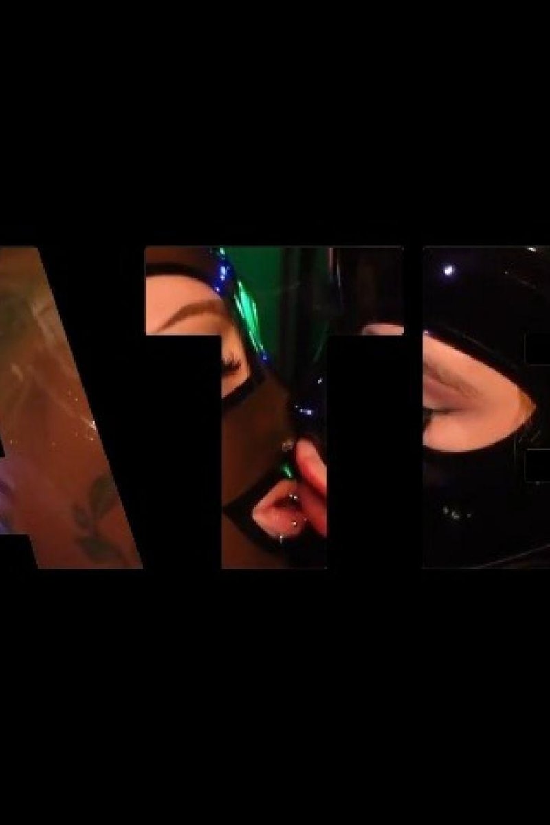 Latex - Screenshot 1 of 4 - Lesbian