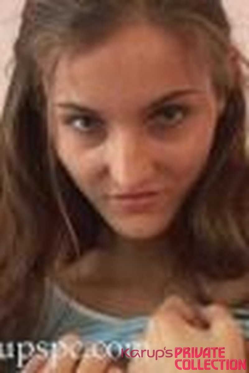 Yvette - Screenshot 1 of 4 - Yvette 1079