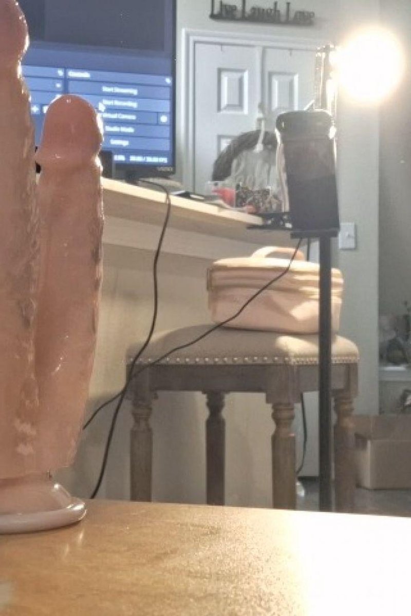 Dp'ing Myself - Screenshot 1 of 4 - Big Ass