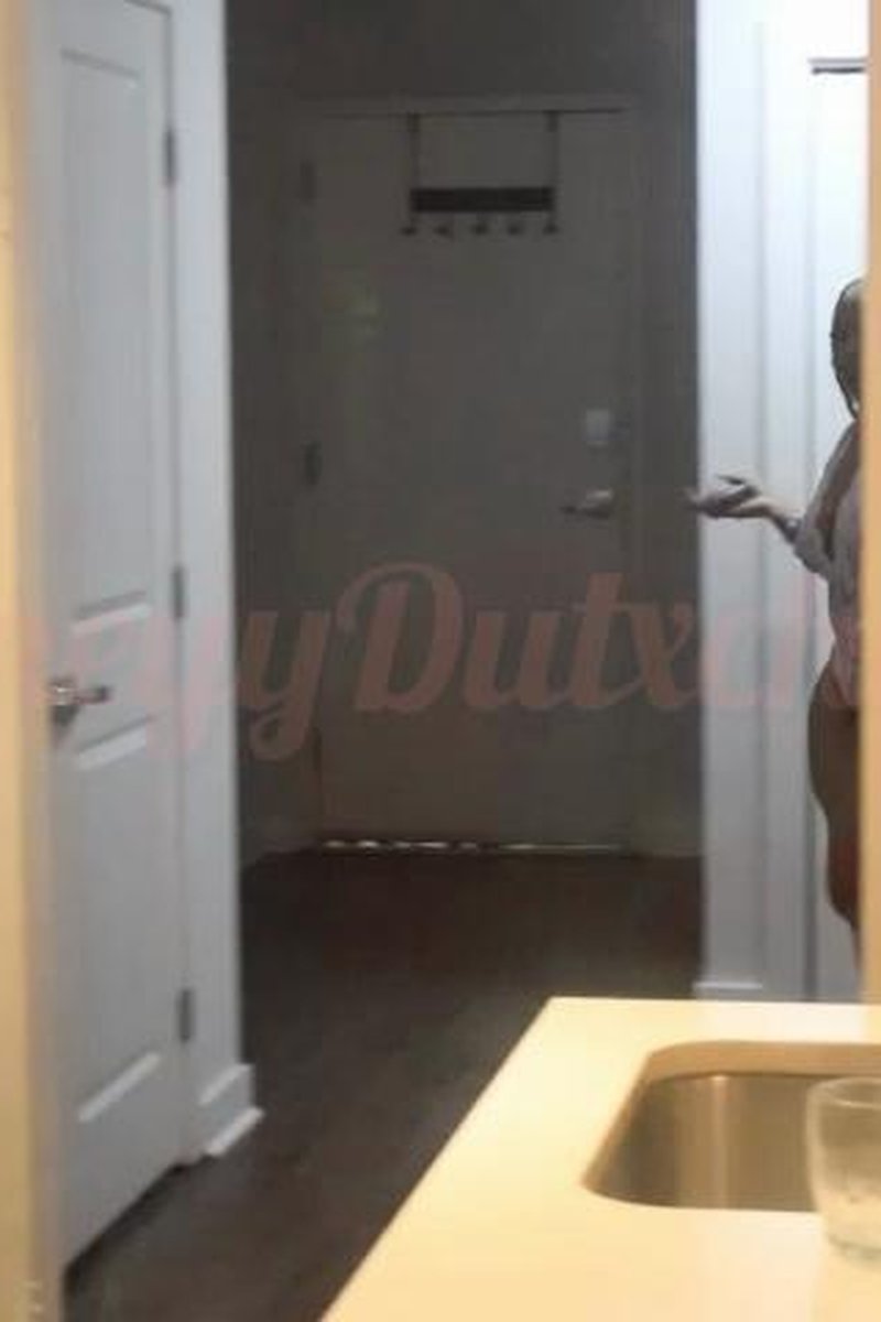 Fucking Santa - Screenshot 1 of 4 - Blowjob