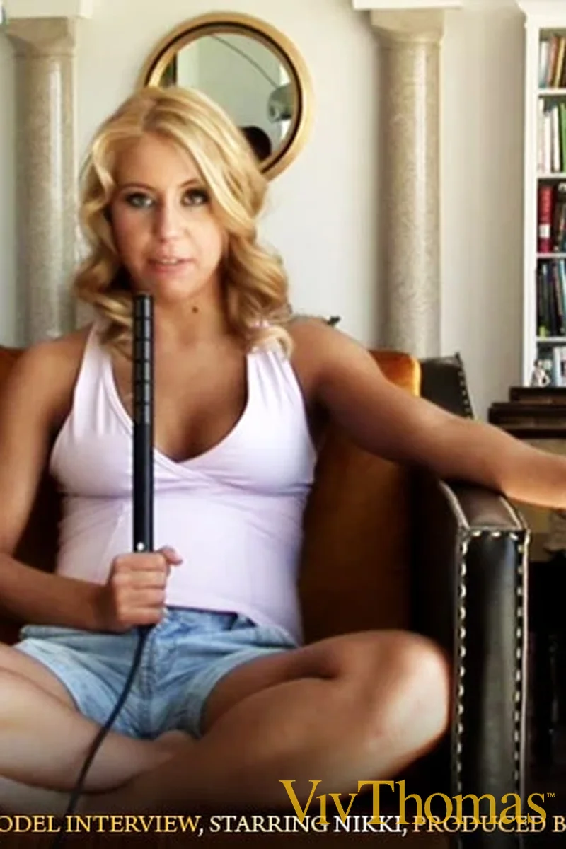Nikki - Screenshot 1 of 4 - Blond Hair