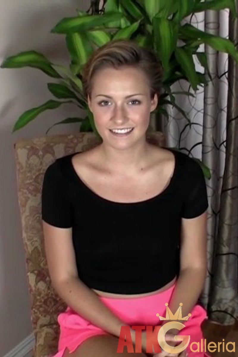 Bailey Bae - Interview - Screenshot 1 of 4 - Blond Hair