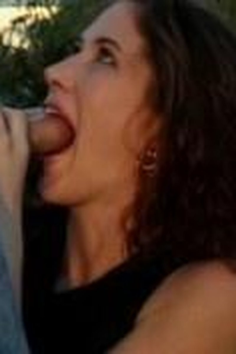 Lil Bit & John Decker - Screenshot 1 of 4 - Blowjob
