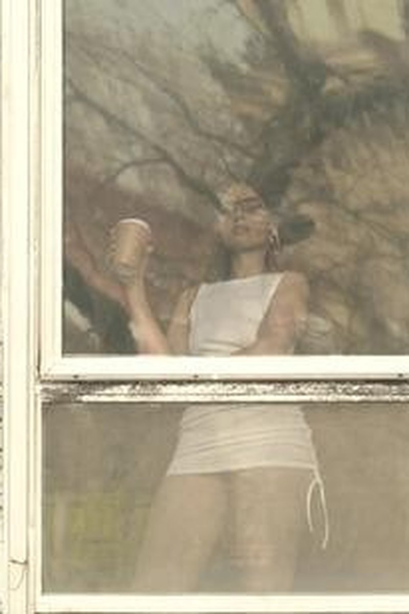 A Coffee Break - Screenshot 1 of 4 - Masturbation