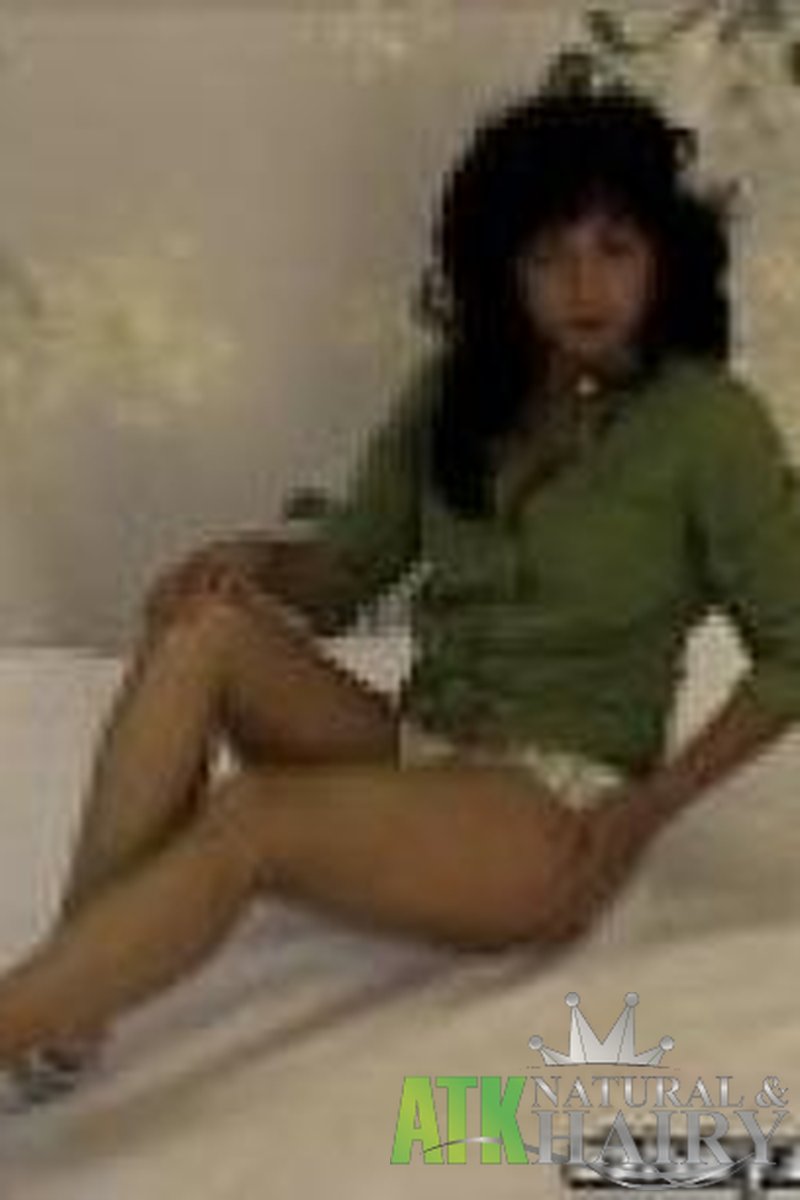 Avery - Masturbation - Screenshot 1 of 4 - Avery Ave003