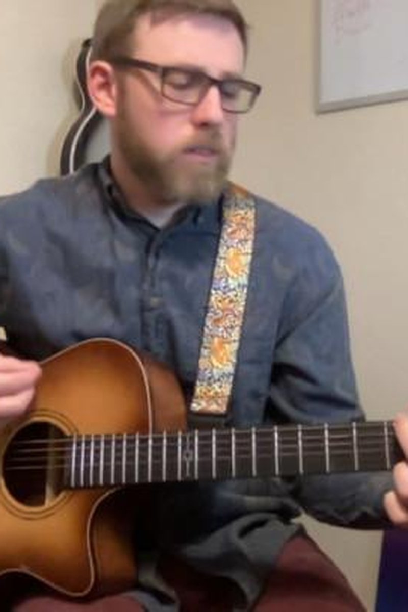 Narrow Hall - Screenshot 1 of 4 - Acoustic Guitar