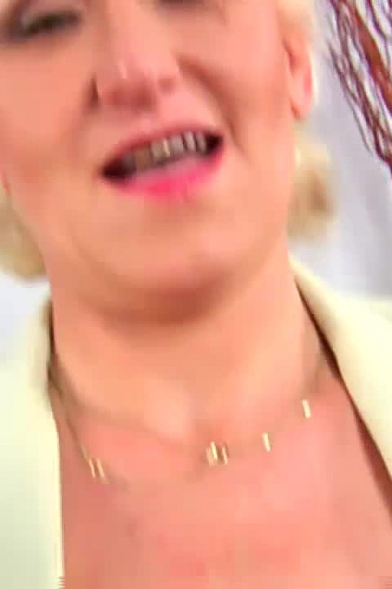 Anna 01 - Screenshot 1 of 4 - Blond Hair