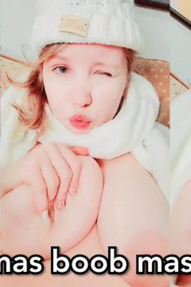 Christmas Boob Massage - Screenshot 1 of 4 - Blonde Hair (Female)