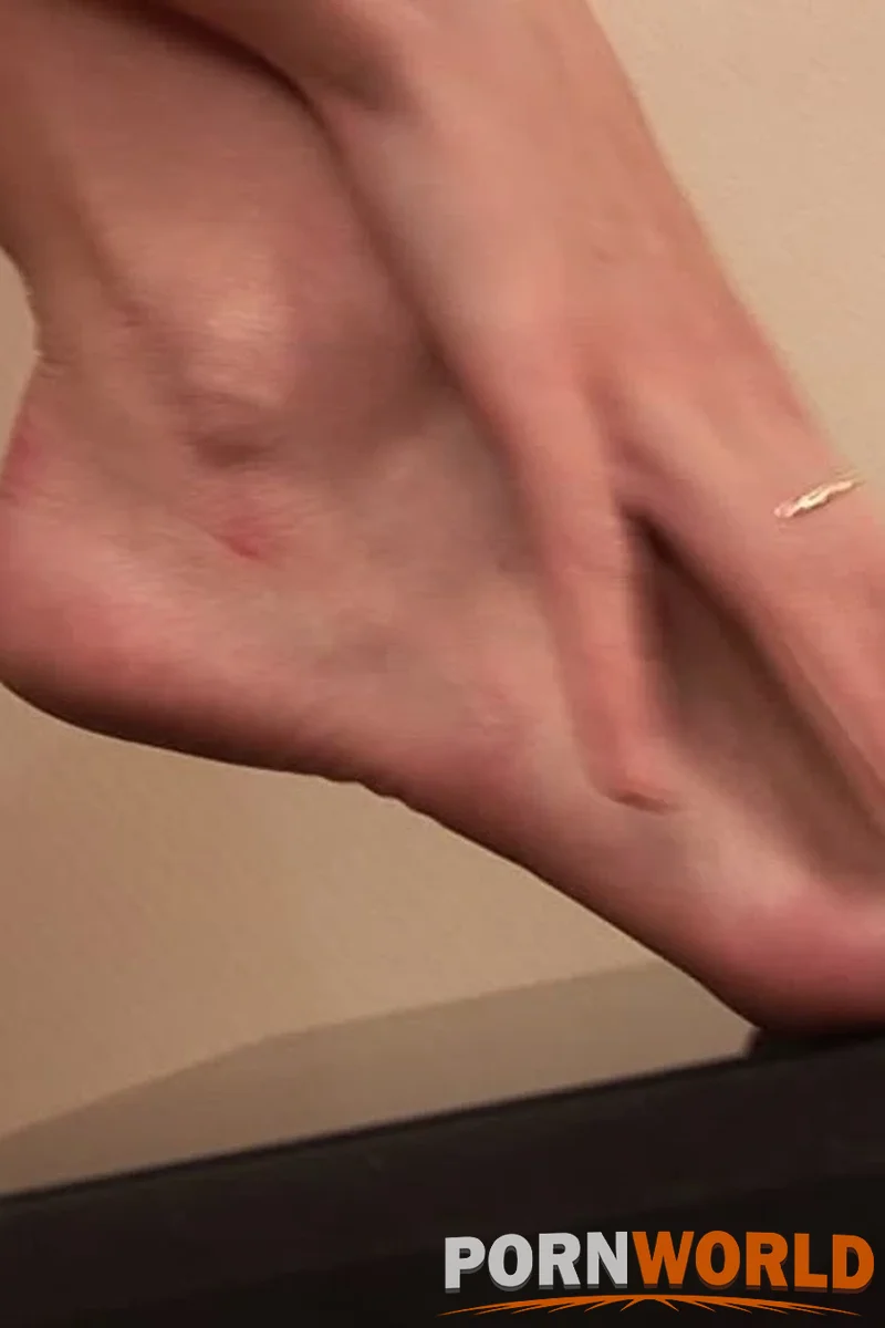 Dangerous Kitten - Screenshot 1 of 4 - Blond Hair