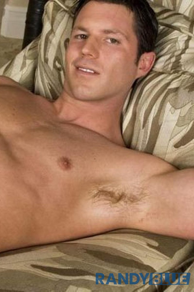 Travis James - Screenshot 1 of 4 - Brown Hair