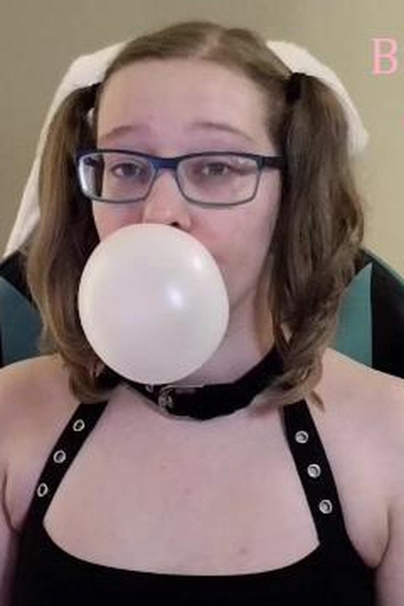Bubble Blowing Compilation - Screenshot 1 of 4 - Ass Fetish