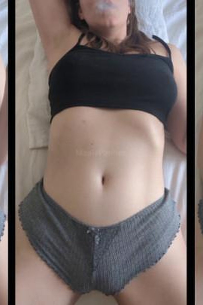 JOI While Vaping - Screenshot 1 of 4 - Accent
