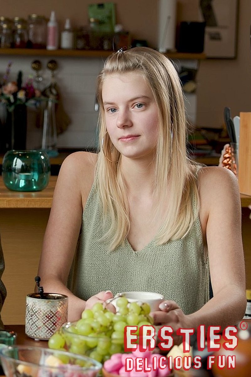 Interview - Screenshot 1 of 4 - European