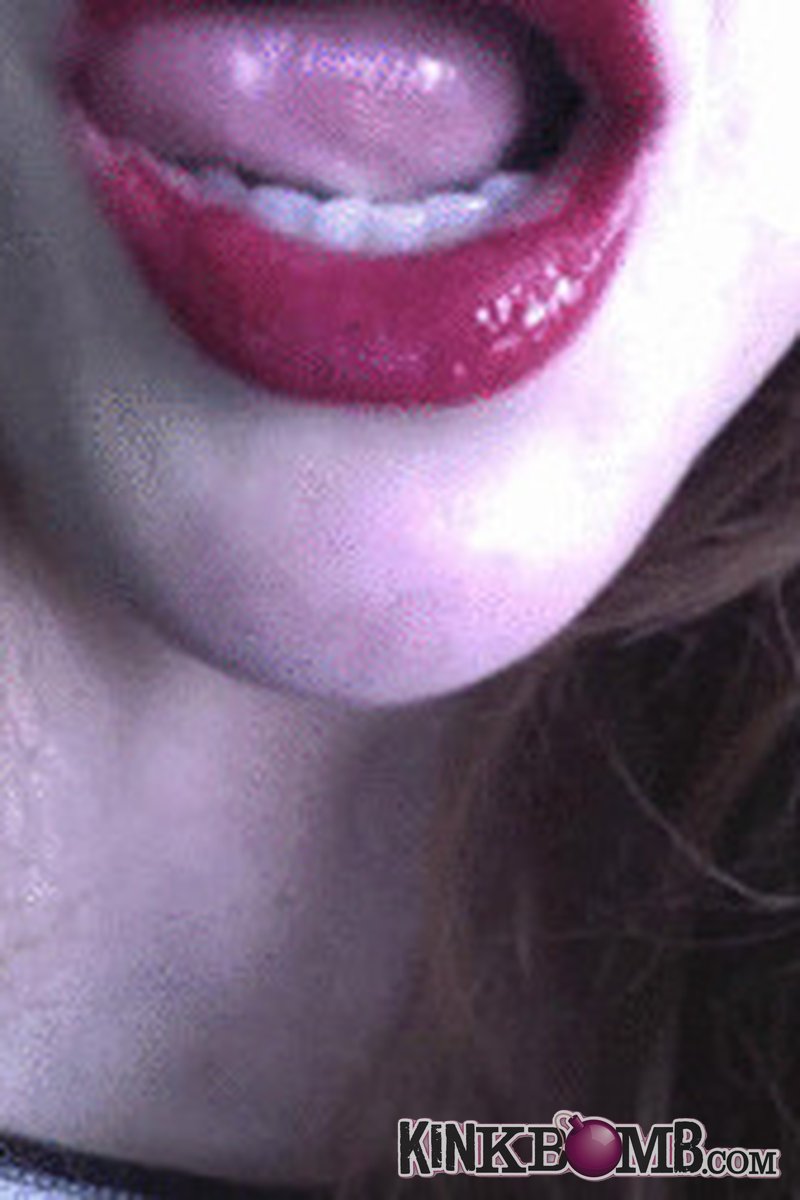 Enchantress Jeslyn: Radioactive Lips - Mindfucking - Screenshot 1 of 4 - Bitch
