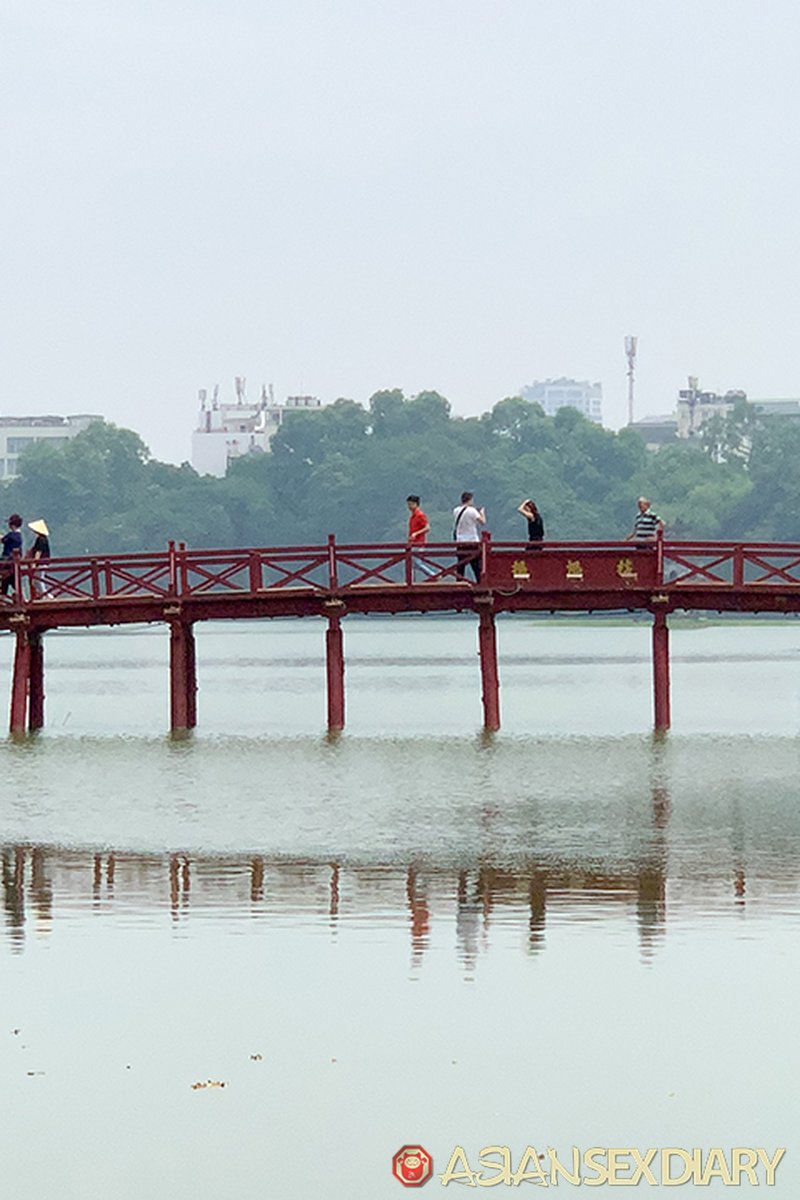 Ho Hoan Kiem Hanoi Revisit - Screenshot 1 of 4 - Asian