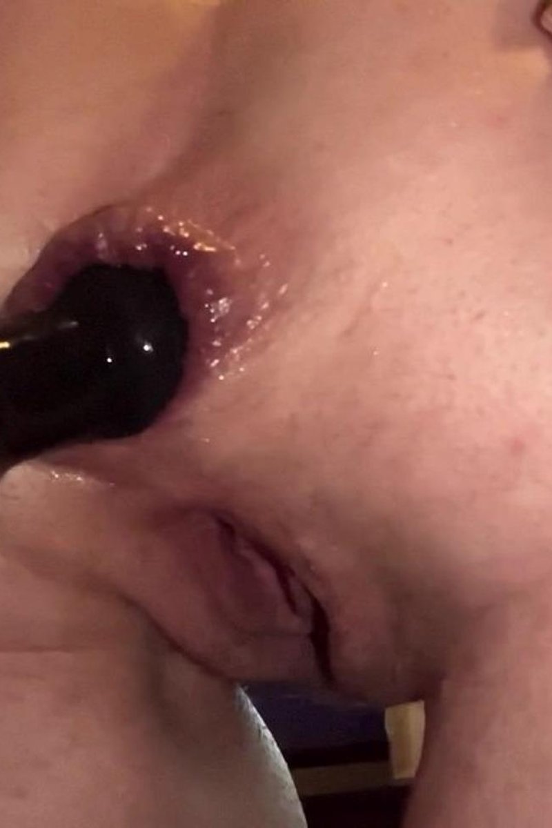 Inflatable Butt Plug Fun! - Screenshot 1 of 4 - Amateur