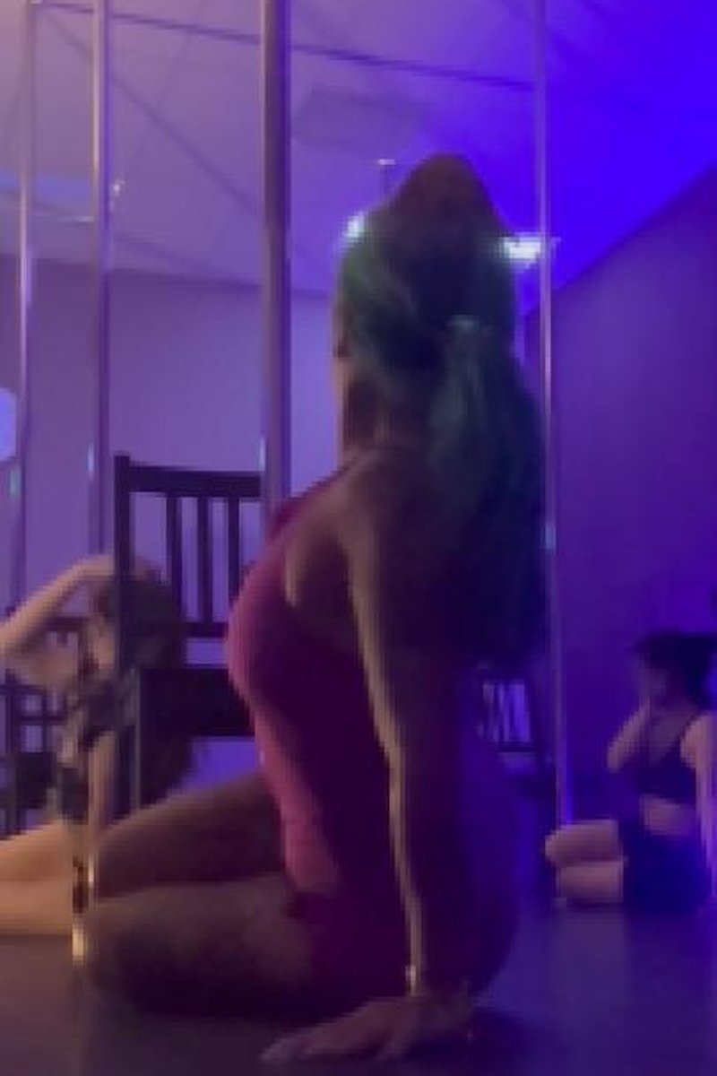 First Pole Class - Screenshot 1 of 4 - Health And Fitness