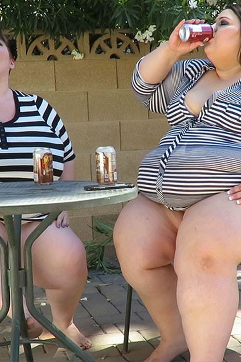 Belching Contest - Screenshot 1 of 4 - BBW