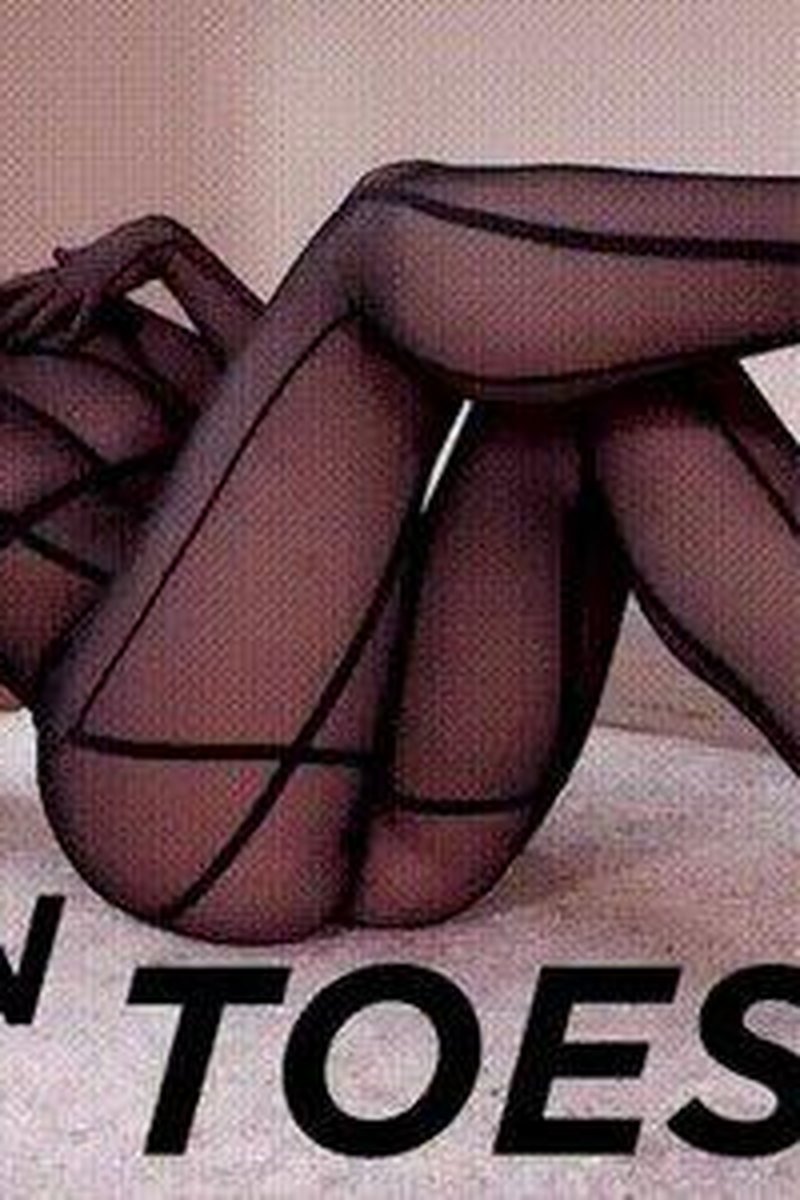 Nylon Toes - Screenshot 1 of 4 - Femdom