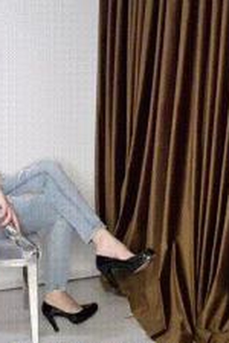 Toe Tapping Constantly - Screenshot 1 of 4 - Leg Fetish