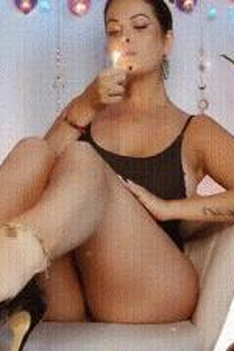 Sparkly Toes - Screenshot 1 of 4 - Body Worship