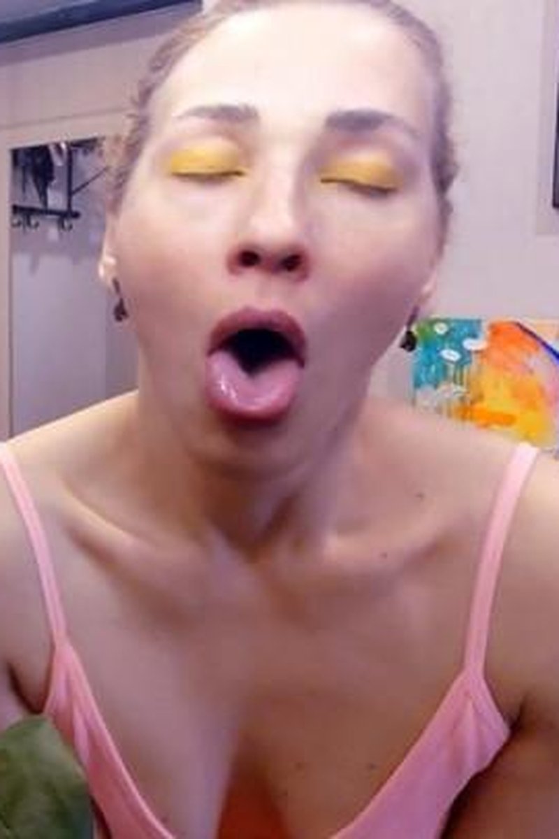 Coughing While Doing Make Up - Screenshot 1 of 4 - Cough
