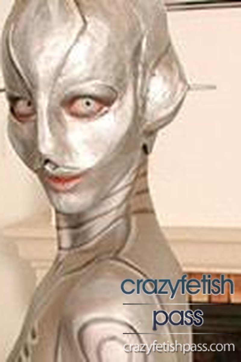 Roberta From Outer Space - Screenshot 1 of 4 - Roberta