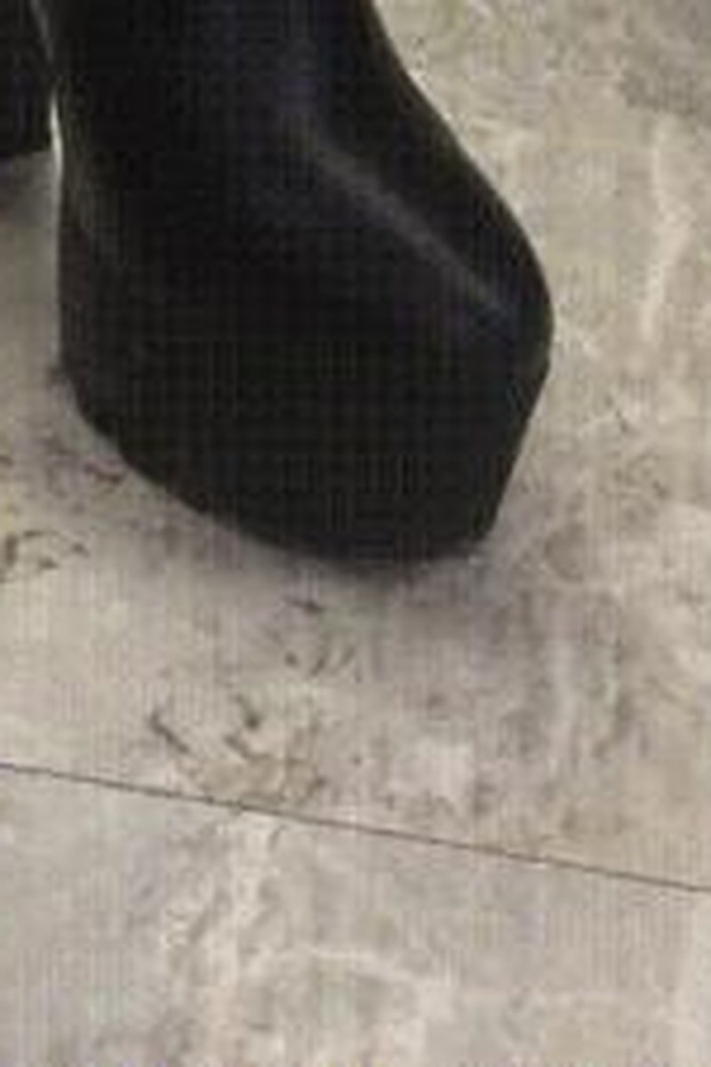 Boot Stomping Fun - Screenshot 1 of 4 - Boots