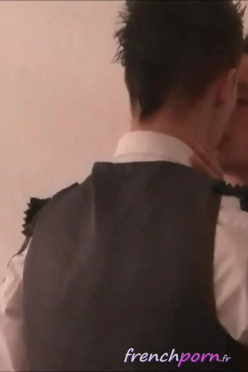 TP-frenchporn-hot-french-tink-fuicking-ourdoor-in-the-night