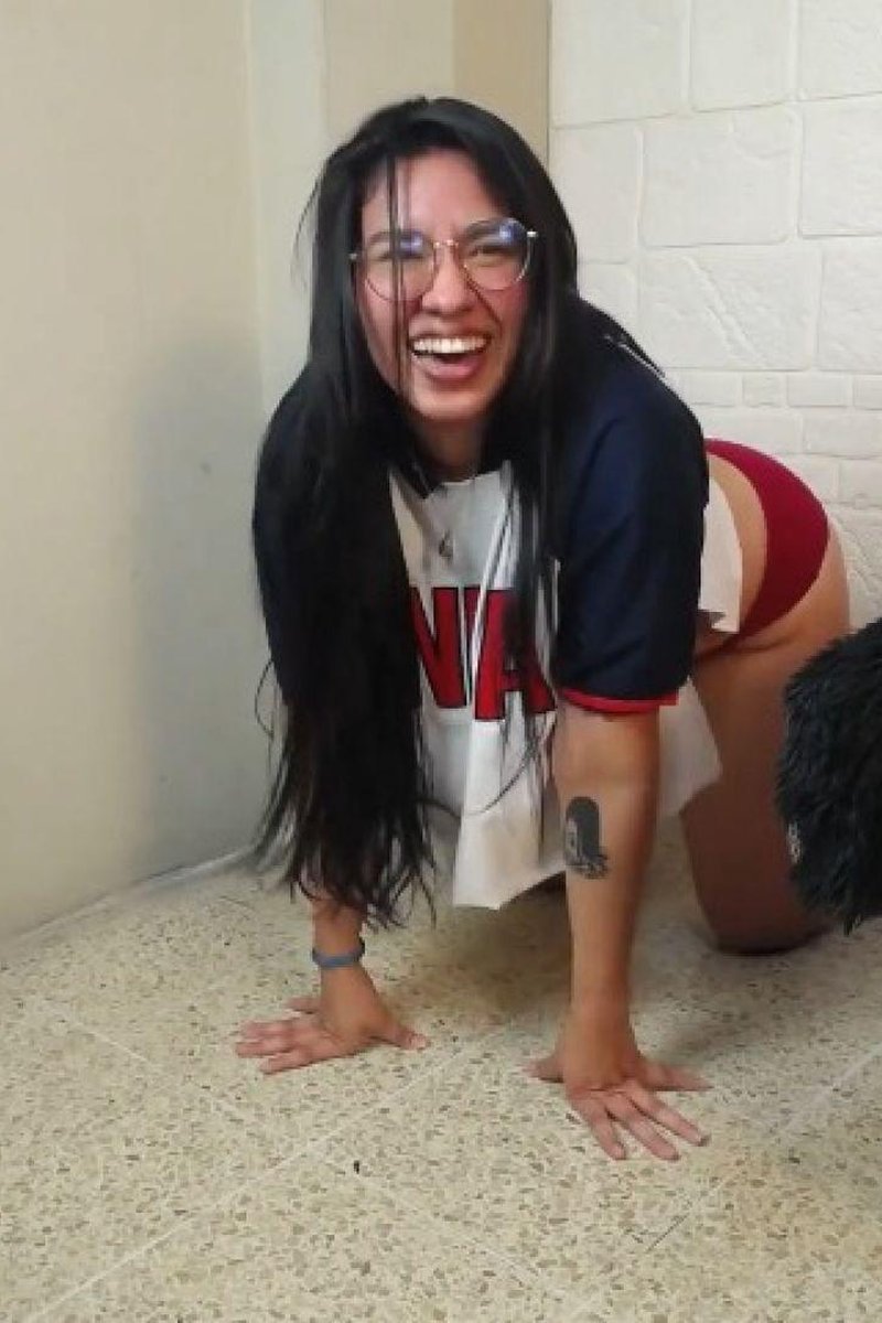 Sweat - Screenshot 1 of 4 - Curvy