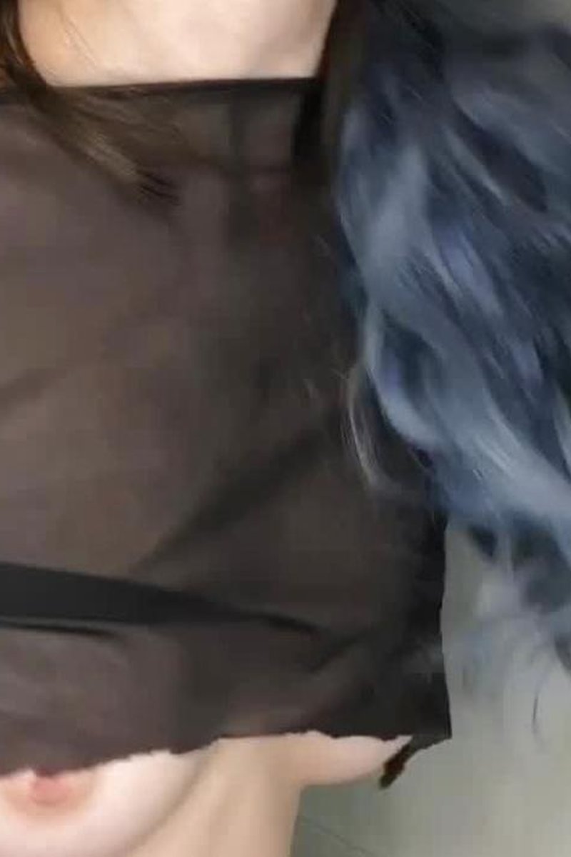 Suck Dildo - Screenshot 1 of 4