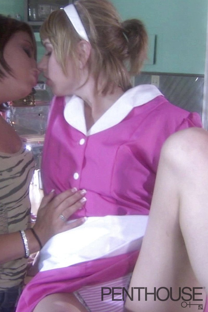 Lexi Belle Is Seduced By Risi Simms Who Eats Her Out at the Diner Counter - Screenshot 1 of 4 - Brown Hair