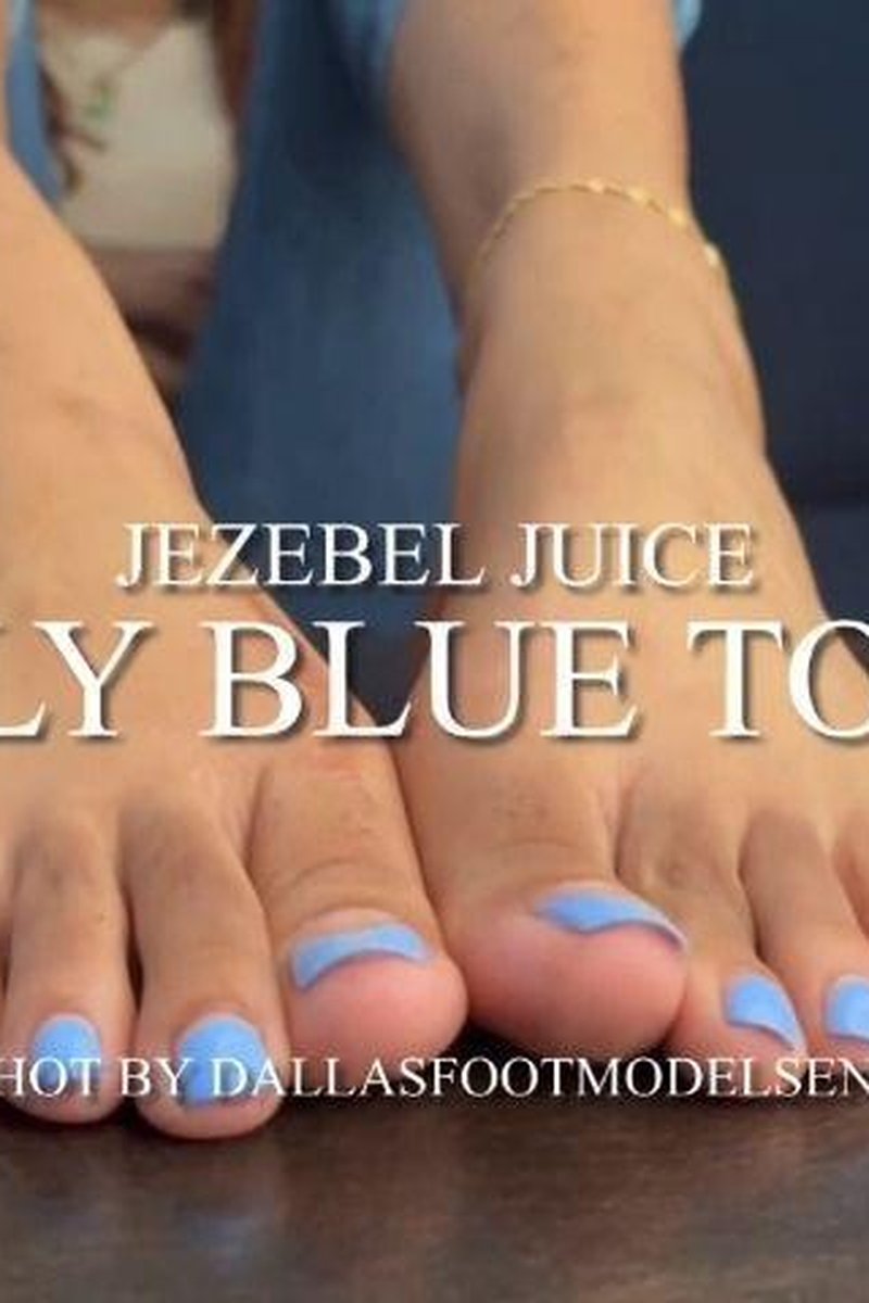 Oily Blue Toes - Screenshot 1 of 4 - Foot Fetish
