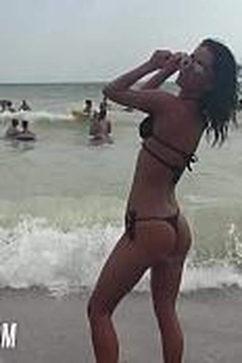 Violeta - Set 1 - Screenshot 1 of 4 - Amateur