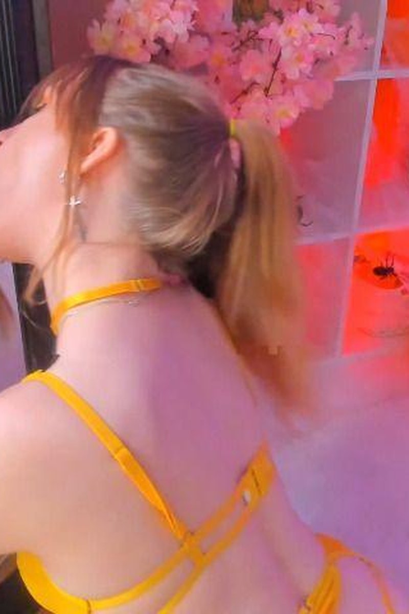 Double Agent - Screenshot 1 of 4 - Blowjob