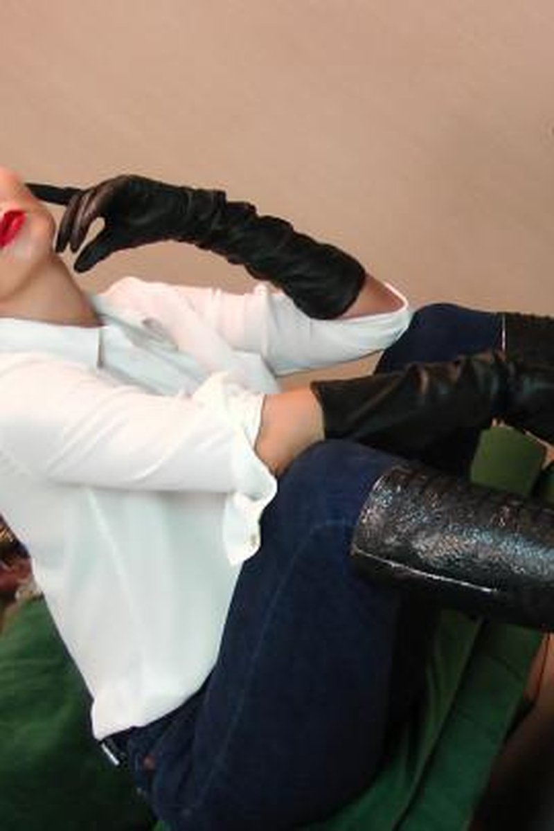 After School - Screenshot 1 of 4 - Footjob