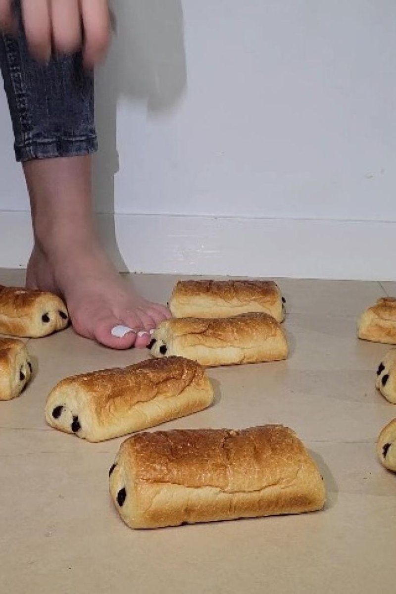 Crush Fetish Pain Au Chocolat - Screenshot 1 of 4 - Crush Fetish