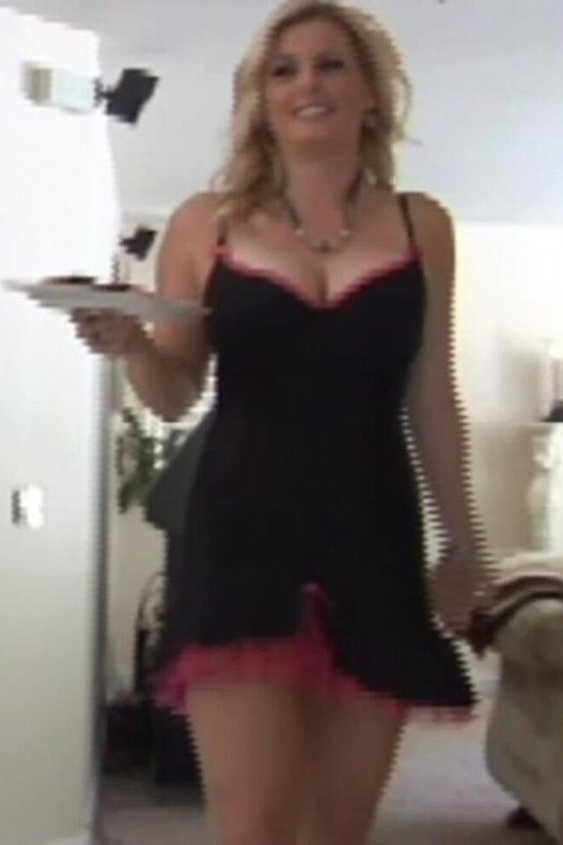 Kala Prettyman Loves Ganster Dick - Screenshot 1 of 4 - BBC