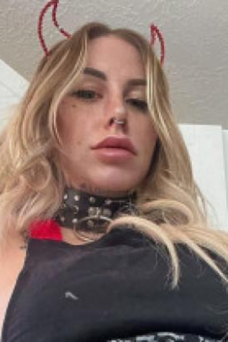 She- Devil Steals Cum - Screenshot 1 of 4 - Blowjob