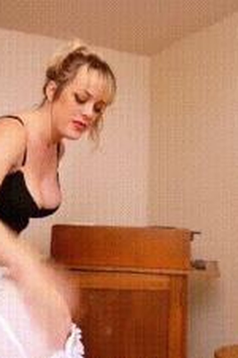 Sissy Caught Slacking - Screenshot 1 of 4 - Discipline