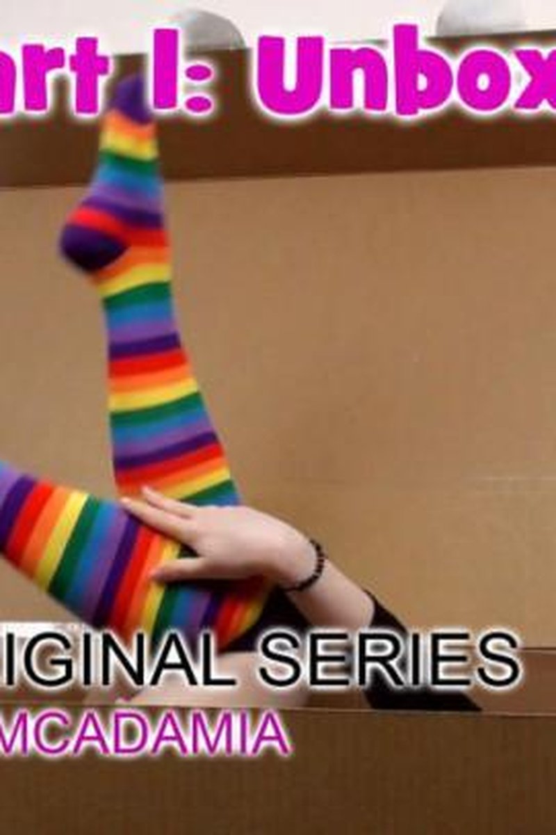 Tabletop Girl-Toy 1: Unboxing - Screenshot 1 of 4 - POV