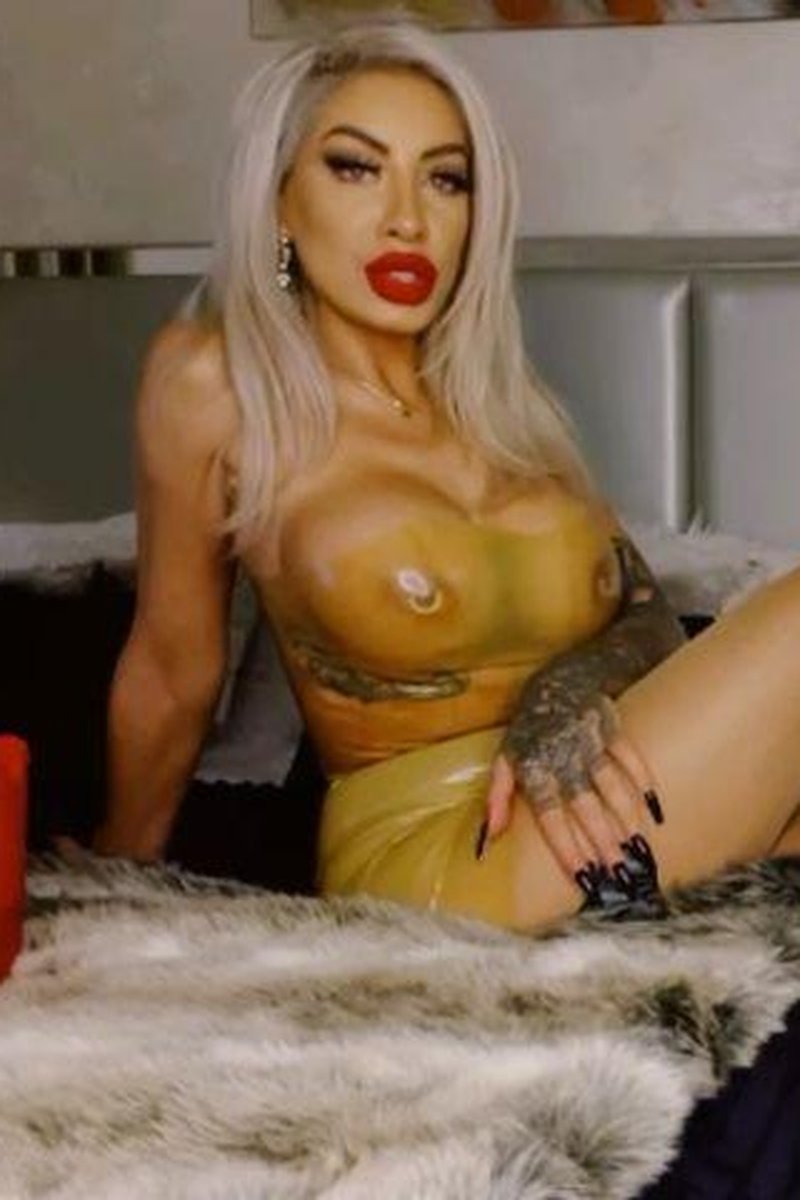Findom Nylons - Screenshot 1 of 4 - Domination