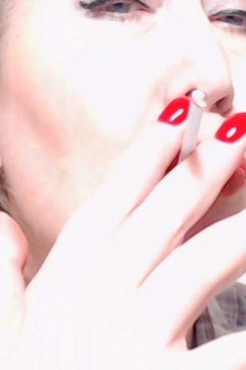 Smoking - Screenshot 1 of 4 - Close Up