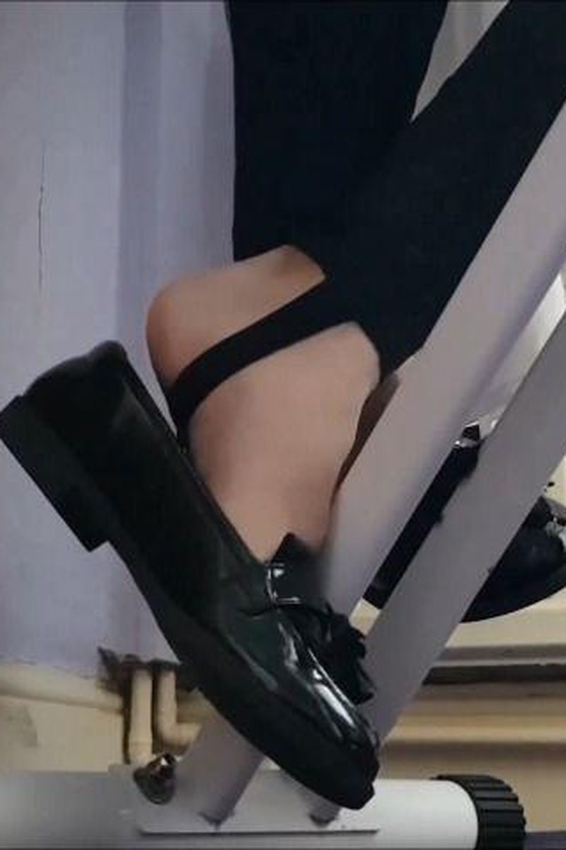 Squeaky Shoeplay - Screenshot 1 of 4 - Boots