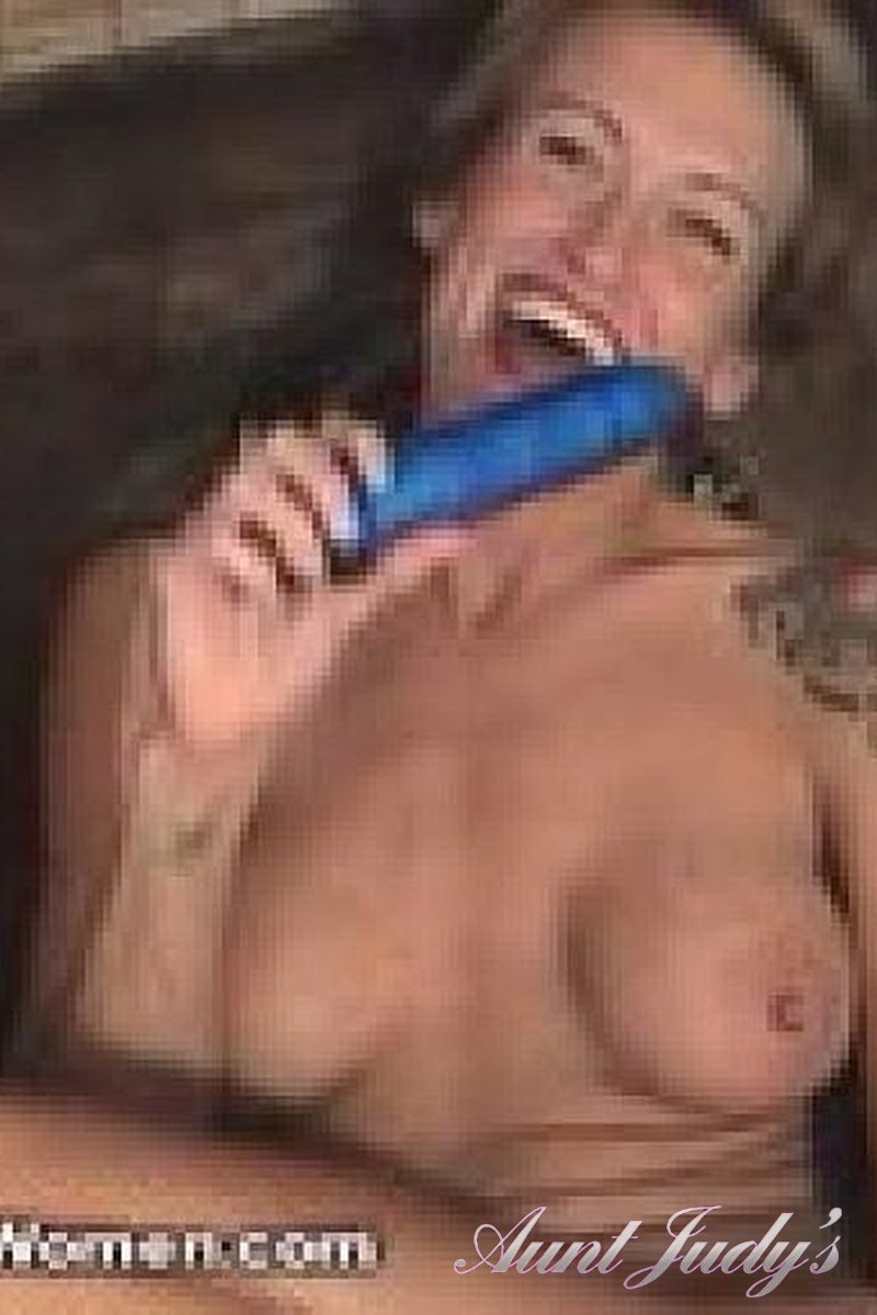 8 Clips - Screenshot 1 of 4 - Joss Lynn